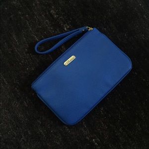 Buxton wristlet